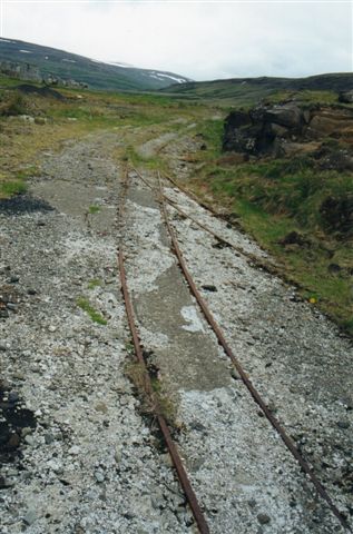 Det britiske 610 mm spor ligger til dels endnu 2001. Foto Sigurdur Gudjonsson.