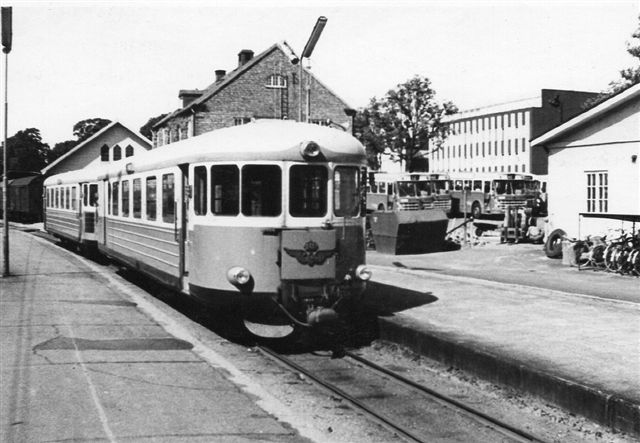 Växjö 1968 891 mm 2.jpg Daddelæsker i Växjö ligeledes på 891 mm spor. Foto fra 1968.