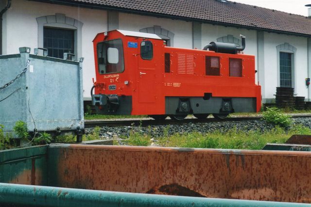 ZB D1 bygget af Diema 1991 til den schweiziske cementfabrik Holcim, der solgte det 2013 til ZB. Nu hvor godstrafikken er ophørt, er der ikke den store brug for det, men man håber på, at godskunden igen skal blive "grøn." Foto: BH 2013.