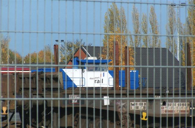 Der holdt lidet fotogent mindst tre lokomotiver her. Et andet var Duisport Rail 207 077-1, der var en MaK G 1206. Foto: BH 2008.