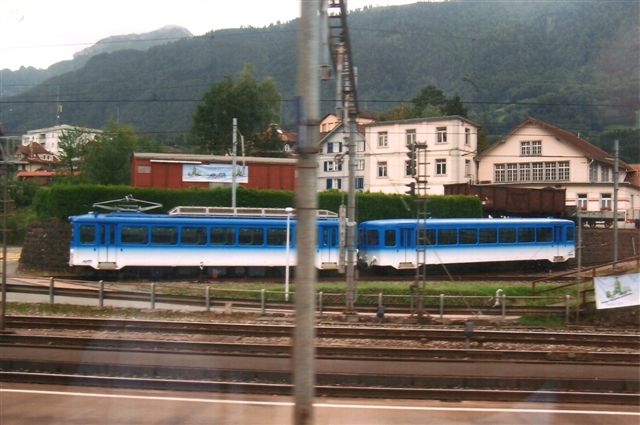 I 2009 og igen i 12 passerede jeg Arth-Goldau, hvorfra der også udgår en bane til Rigi. I 2009 i Art-Goldau lykkedes det fra et kørende ICN-tog at tage dette foto af et henstillet togsæt på ARB.