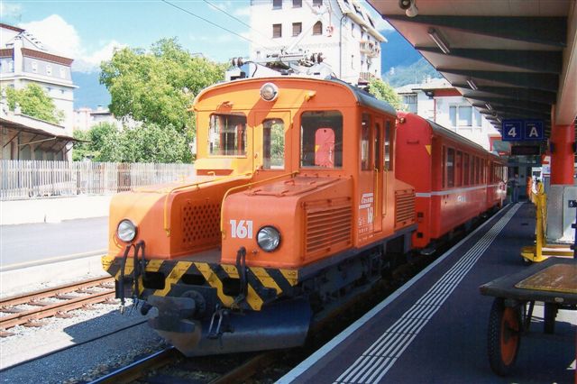 RhB Ge 2/2 161 i Tirano. 162 sås i Poschiavo. e er bygget 1911 til Berninabane, men overtoges sammen med banen i 1942 af RhB. 2009.