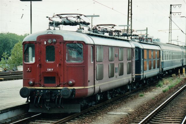 SBB 5 433. SBB 10019 som første maskine i Karlsruhe 2005. Også denne type er 4/4. Undertype ukendt. Foto: Günther Barths.