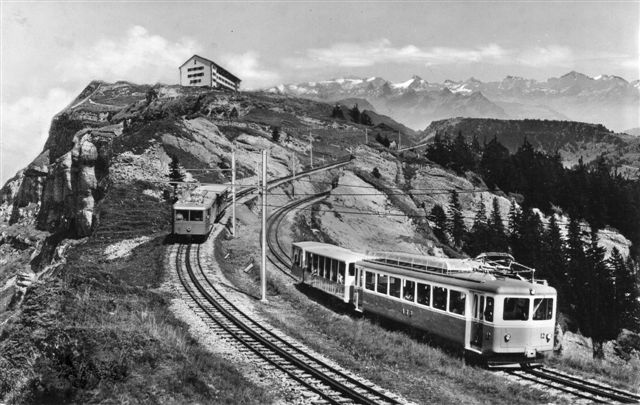 De to rigibaner ved sammenløbet set fra Rigi Kulm. 1800 m. Foto: Ukendt kilde fra før 1962.