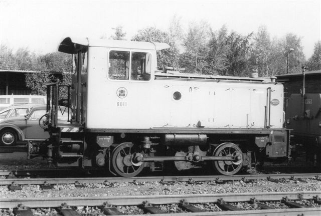HHA 8011. KDH 57150/1960 med anlægstog i Saarlandstrasse tidlig morgen 1986.
