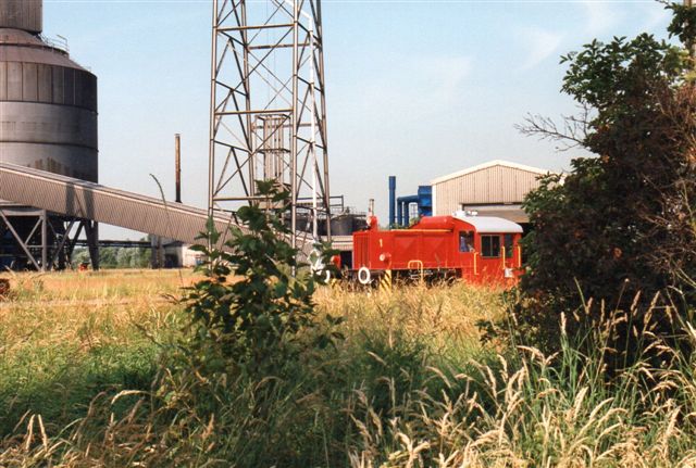 I 1994 kørte lok 1, Deutz 57003/1959 type A6M517R ex. DB 323 093-5. 1990 skiftede lokomotivet fra DB til HAW.