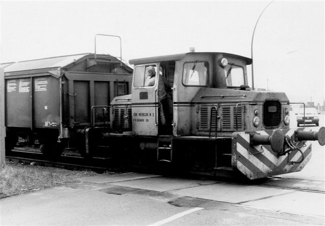 I 1988 havde jeg mere held. HSW 2, Diema 3286/1972 DVL 150 passerede offentlig vej. Allerede samme år tilhørte den OnRail og stod i Moers hos MaK.