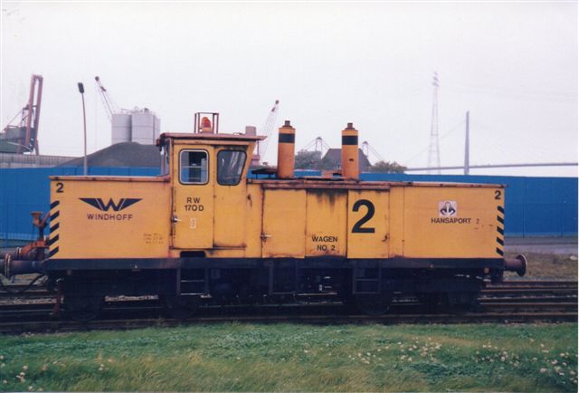 Hansaport 2, Windhoff 130484/2/1976 RW170D. Bemærk mellemvognen, da malmvognen havde centralkobling, mens robotten havde normalt trækudstyr. 