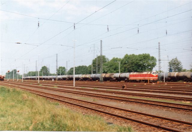 1993 passerede DB 219 146-8 med et olietog.
