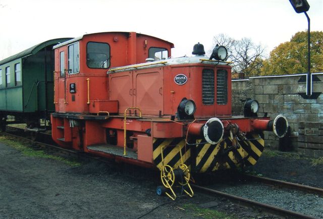 V1 fra Margarineunionen kom i forbindelse med unionens 100-års jubilæum 1990 til Geesthachter Eisenbahn. Det er Deutz 56744/1977. Type A8L614. den ses her i Bergedorf 2011.
