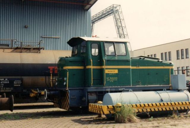I 1990 kørte en grøn på lageret. Den var købt af det nærliggende Kalitransportselskab 1990 og var Deutz 57880/1966.