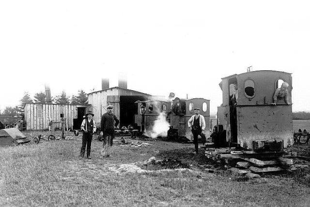 Tre Jung-lokomotiver i Tanderupkær Brunkulsleje.