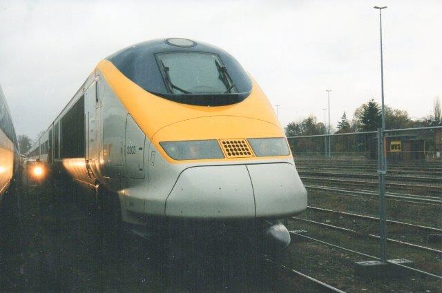 På Eurailspeed i Berlin-Grünefeld tog Günther Barths Eurostar 3303, der skulle køre under Kanalen i den netop anlagte tunnel mellem Frankrig og UK.