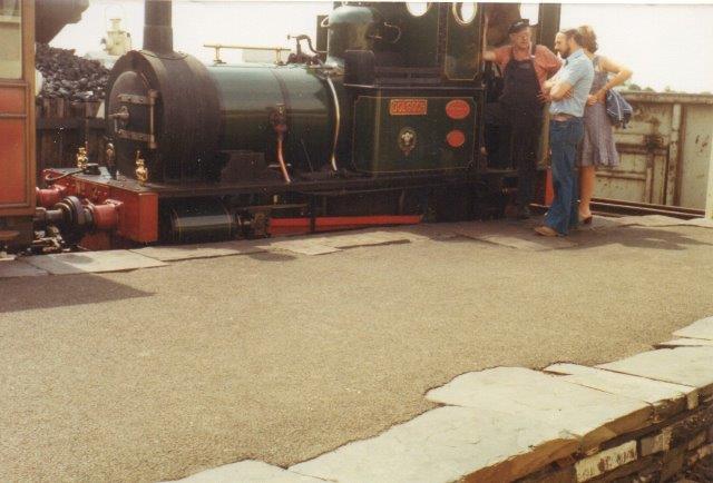 Lok 2 på Talyllyn var Fletcher Jennings fra 1866. Den bar navnet Dolgoch. Maskinen er helt fra åbningen i 1866, og banen råder over endnu et eksemplar!