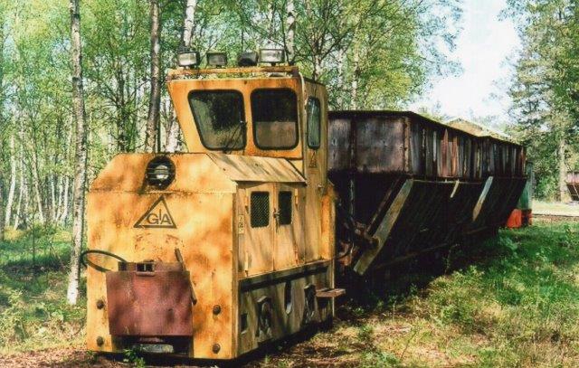Kronmull ABs andet lokomotiv, GIA 762/19761 af typen DHW60W. Bagved anes lidt af lokomotivet "Berg." Foto: Ulrich Völz 2004.