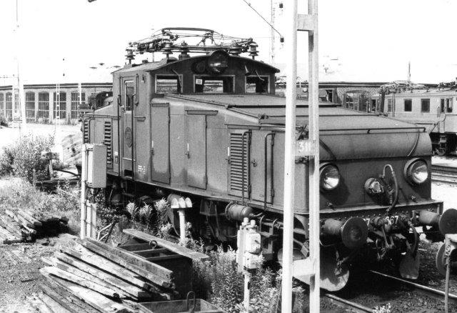SJ Hg 667, VM 527/1947 på Sävenäs i Göteborg 1984,