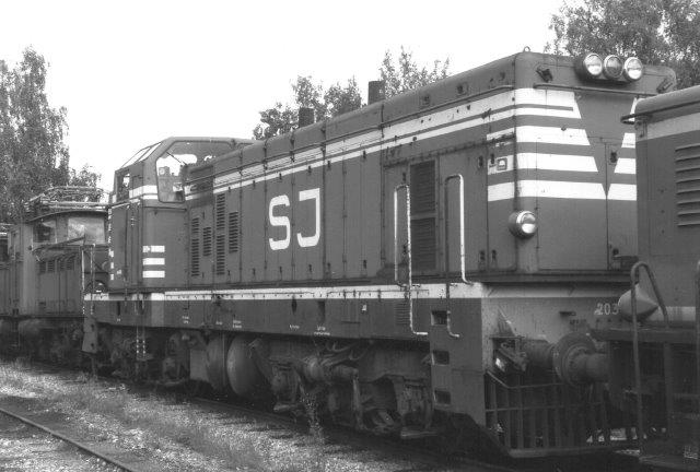 SJ T41 203. 1956 byggedes fem eksemplarer som forløbere for T44 og T45. Foto på skrotpladsen ved hovedværkstedet i Örebro 1988.