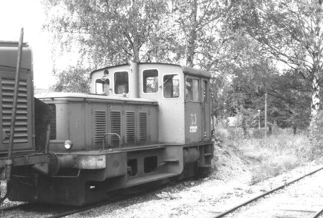 SJ Z64 351 bygget af Deutz i 35 eksemplarer fra 1955. På lokomotivkirkegården ved SJs hovedværksted i Örebro 1988.