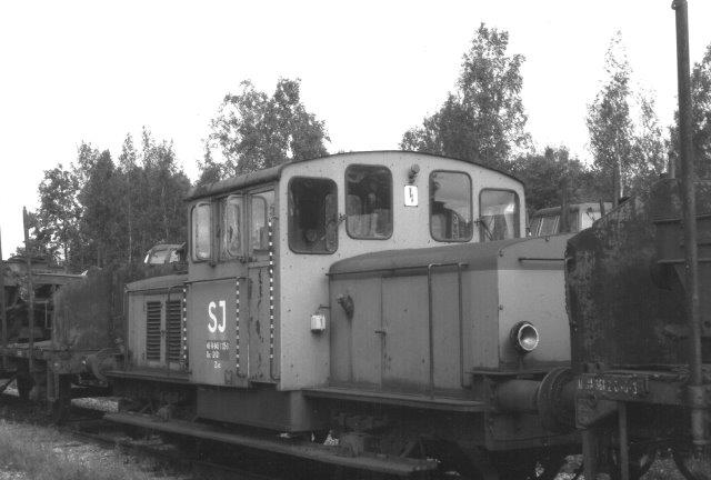 SJ Qaz 40 74 945 1125-3 stadig mærket Z43. Lokomotivkirkeården ved SJs hovedværksted i Örebro 1988.