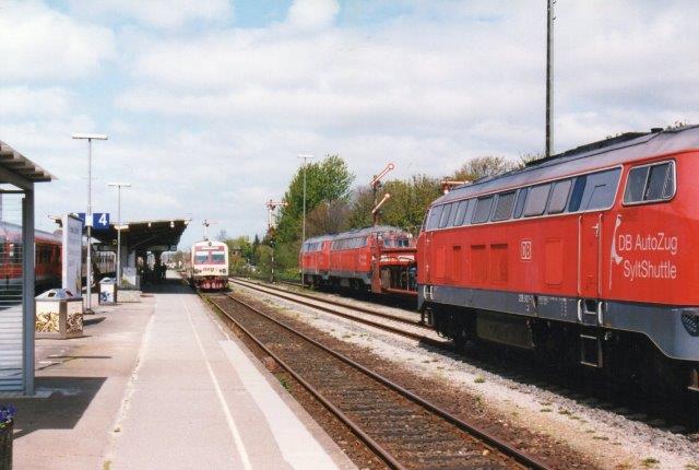 I 2005 sås i Niebüll fra venstre NVAG T4, DB 215 907-7 0g under udkørsel DB 215 901-0 + 215 909-3. 